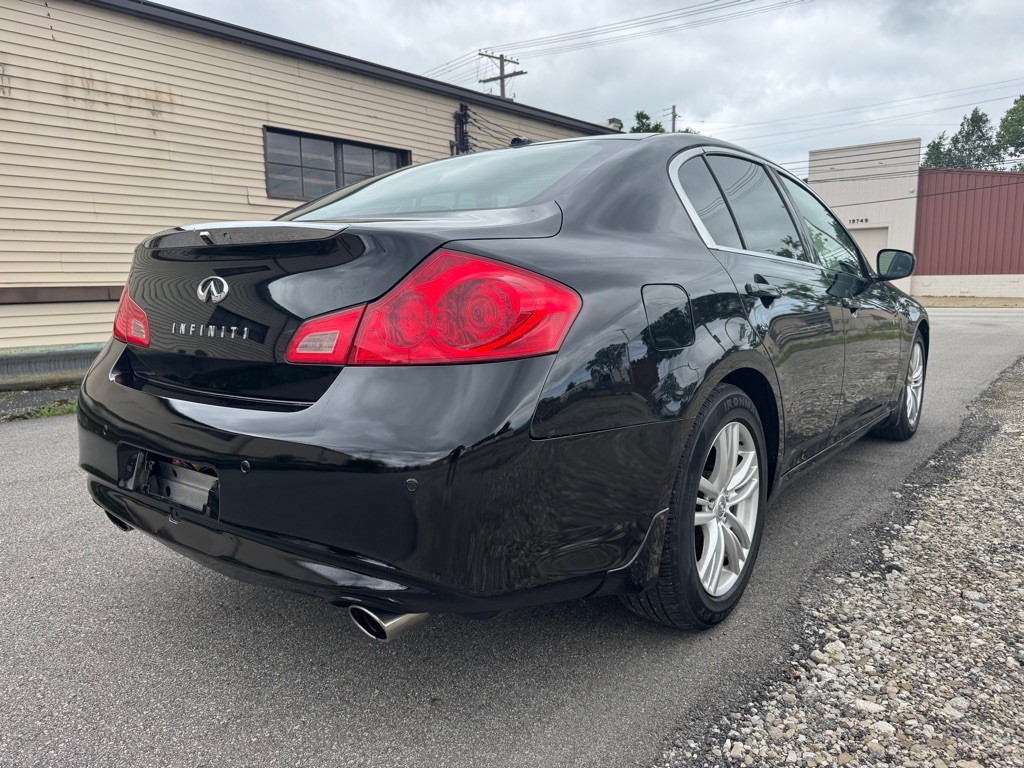 2012 INFINITI G37 Image 3