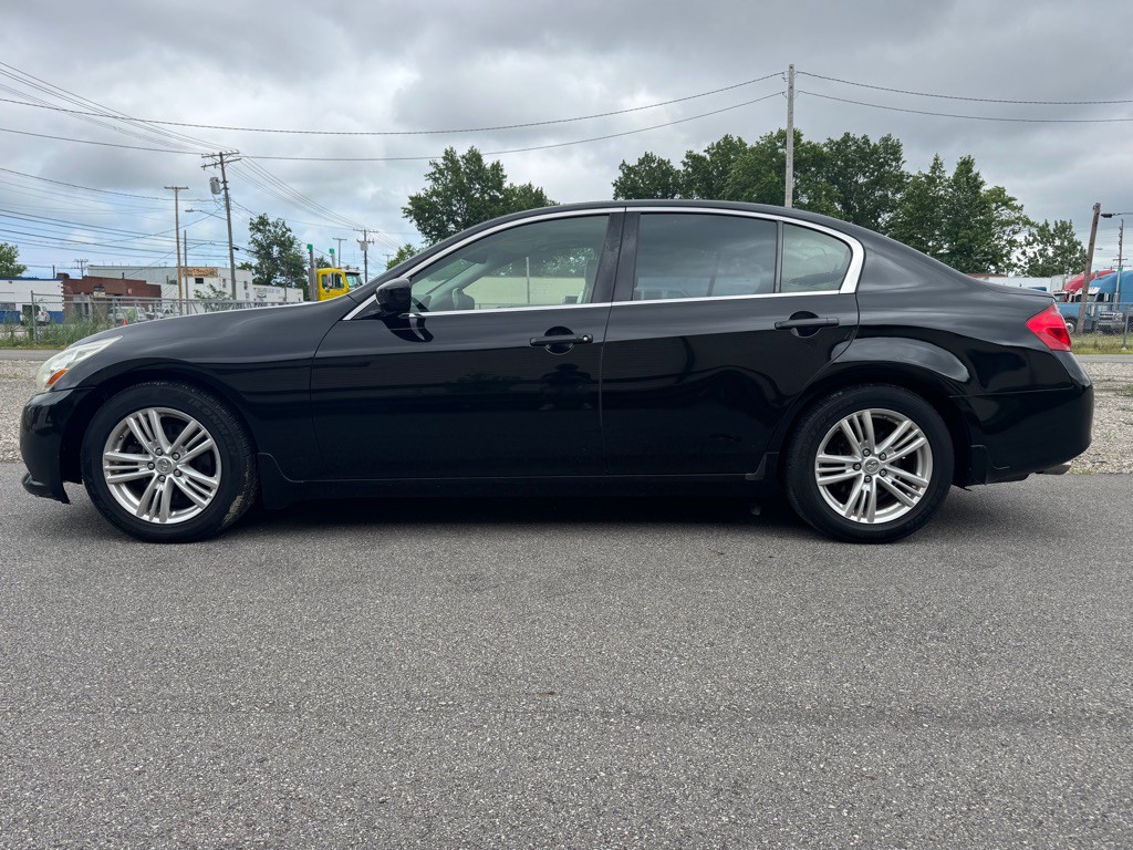 2012 INFINITI G37 Image 6