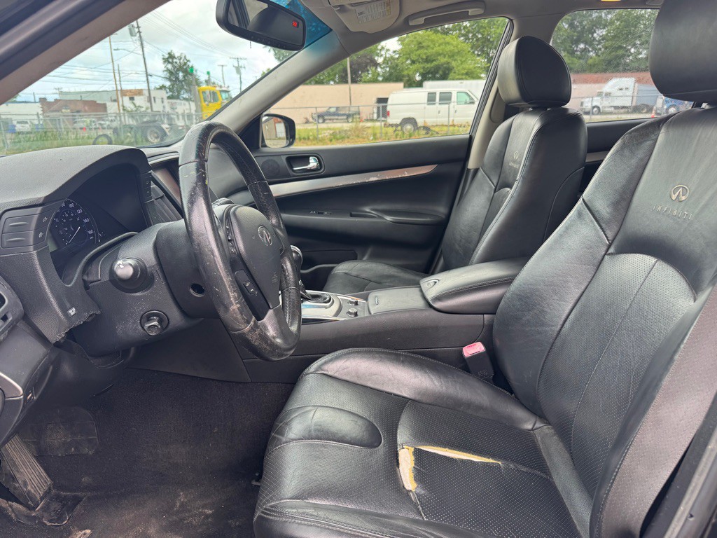 2012 INFINITI G37 Image 9