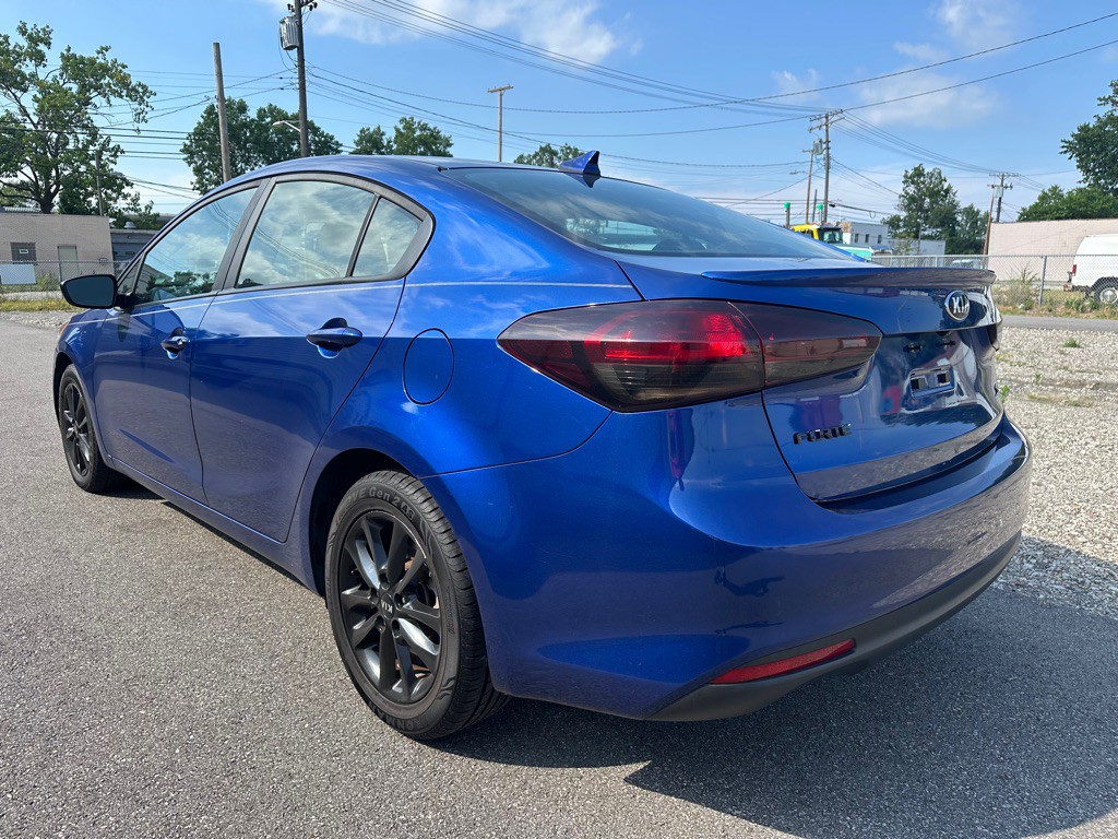 2017 Kia Forte Image 5