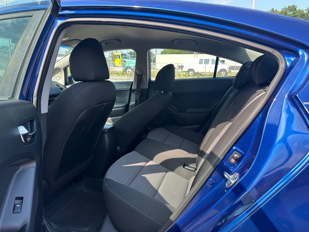 2017 Kia Forte Image 7