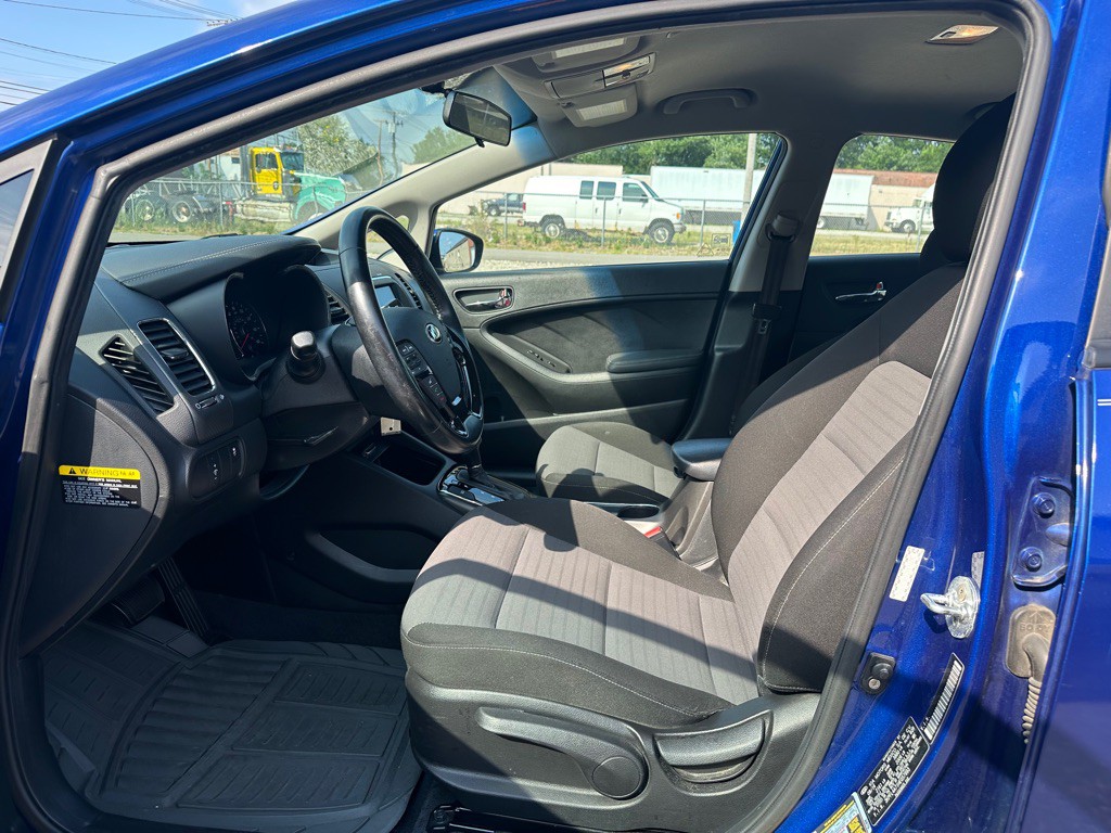 2017 Kia Forte Image 10