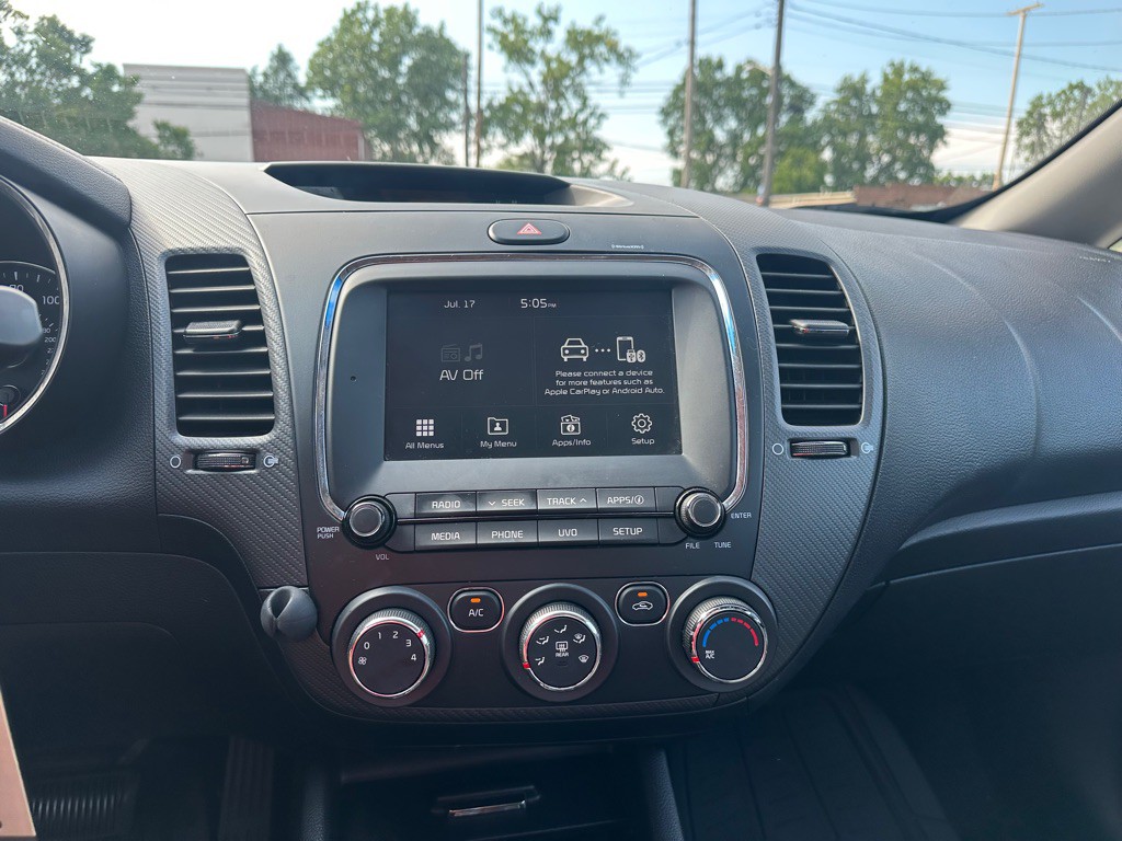 2017 Kia Forte Image 12