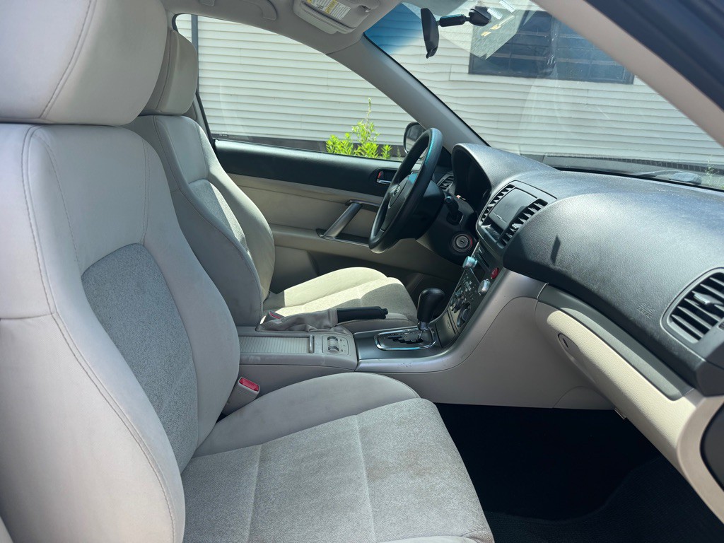 2009 Subaru Outback Image 10