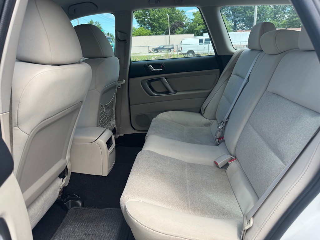 2009 Subaru Outback Image 12