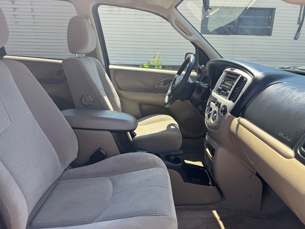 2003 Mazda Tribute Image 9