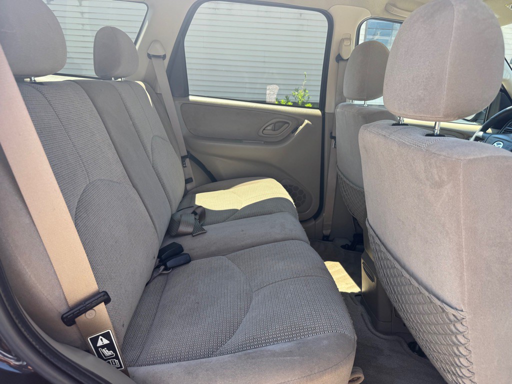 2003 Mazda Tribute Image 10
