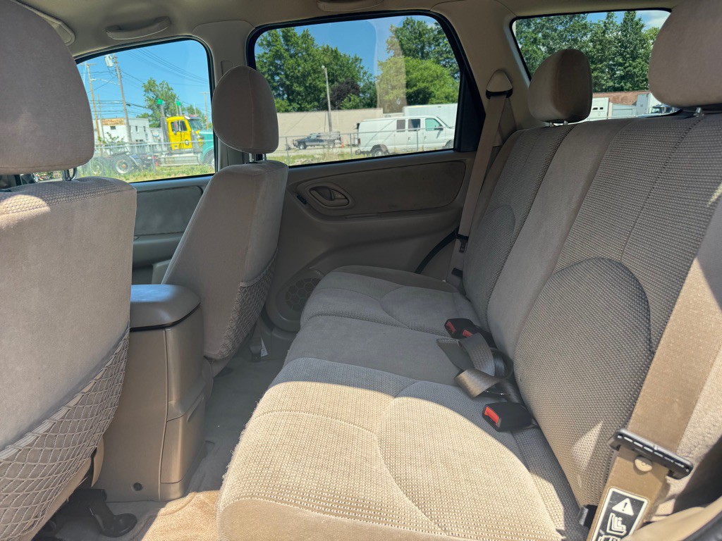 2003 Mazda Tribute Image 11