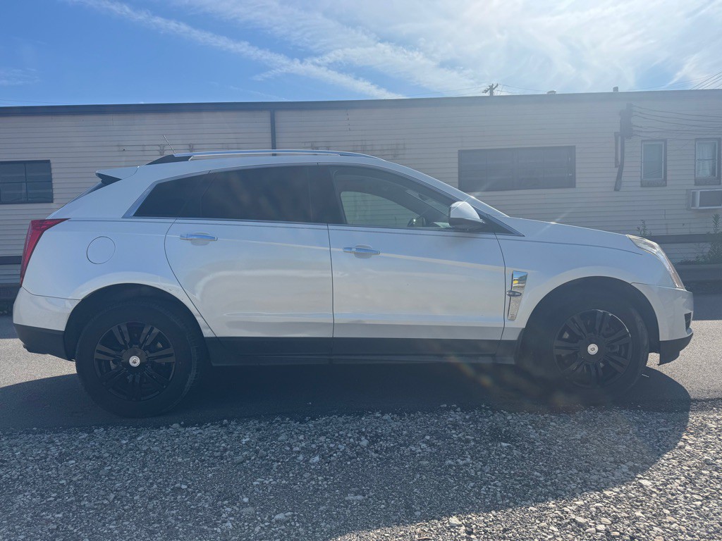 2011 Cadillac SRX Image 2