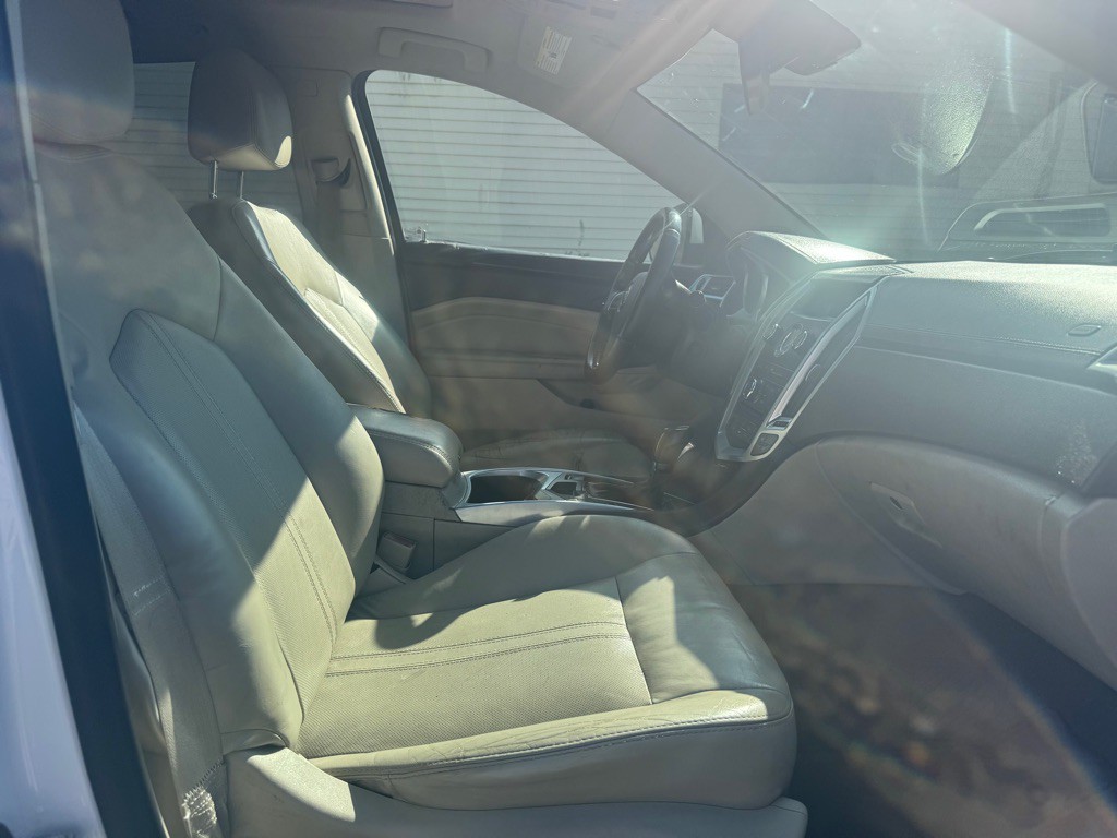 2011 Cadillac SRX Image 10