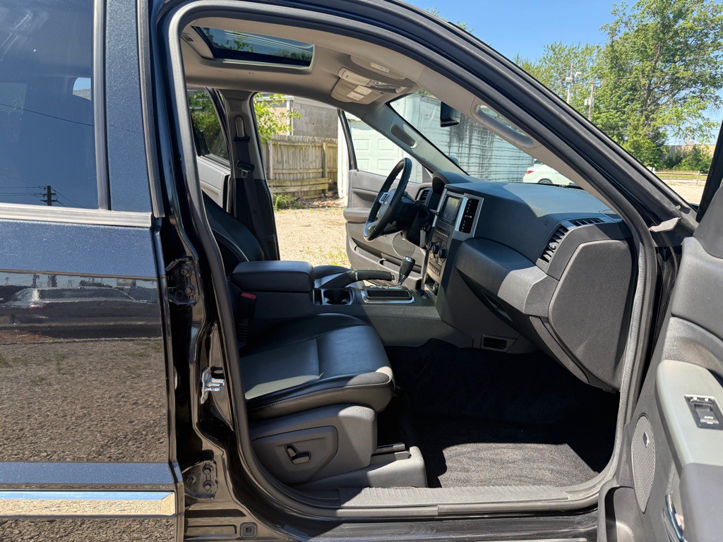 2010 Jeep Grand Cherokee Image 10