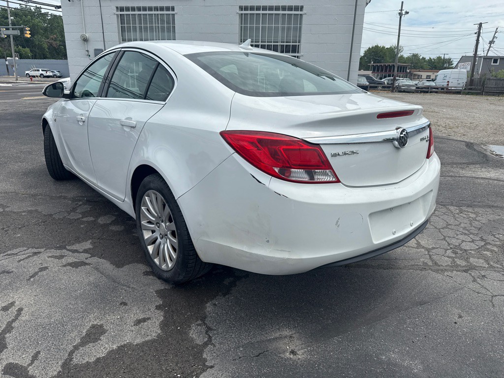 2011 Buick Regal Image 6