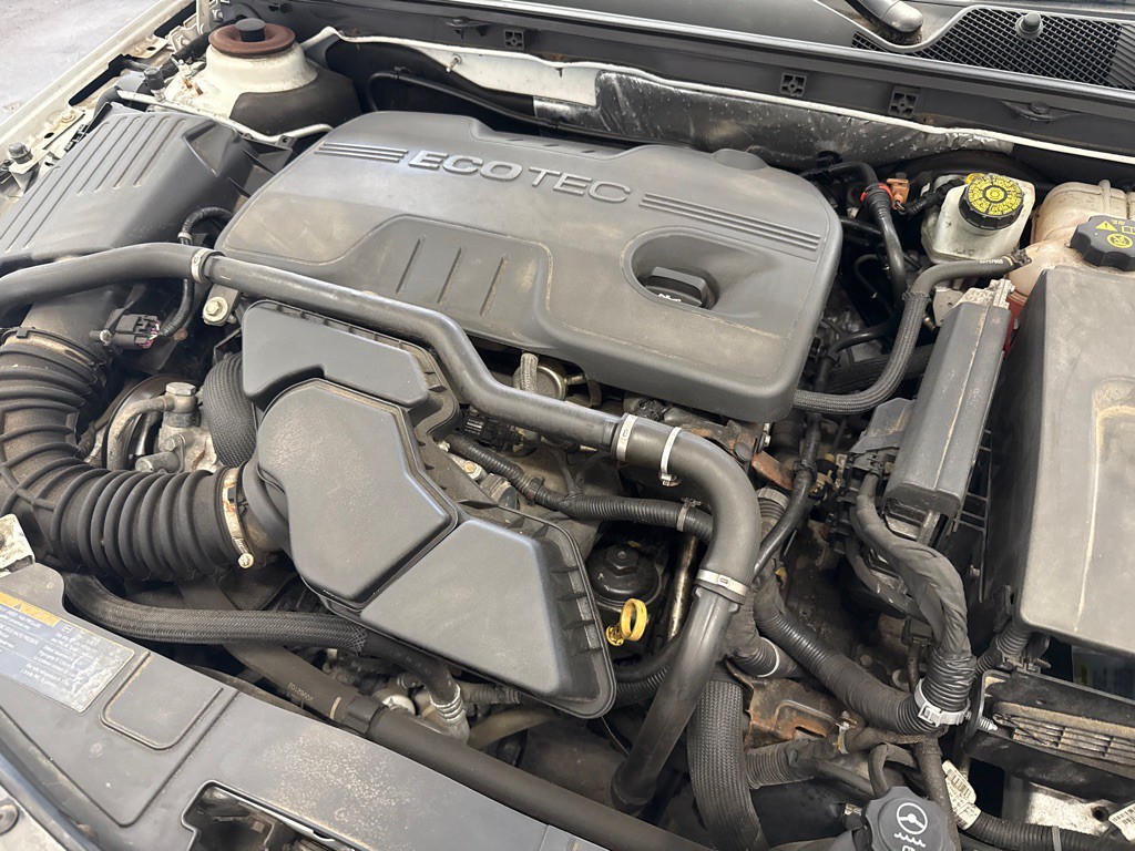 2011 Buick Regal Image 16