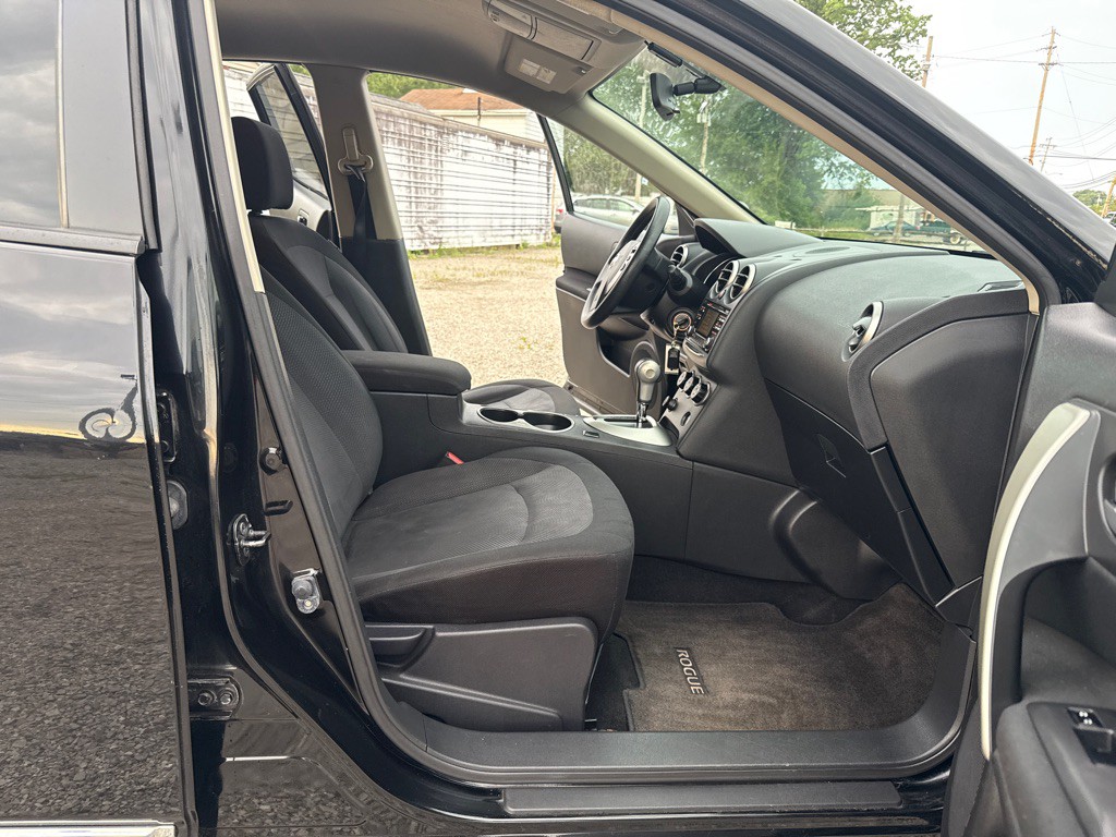 2012 Nissan Rogue Image 11