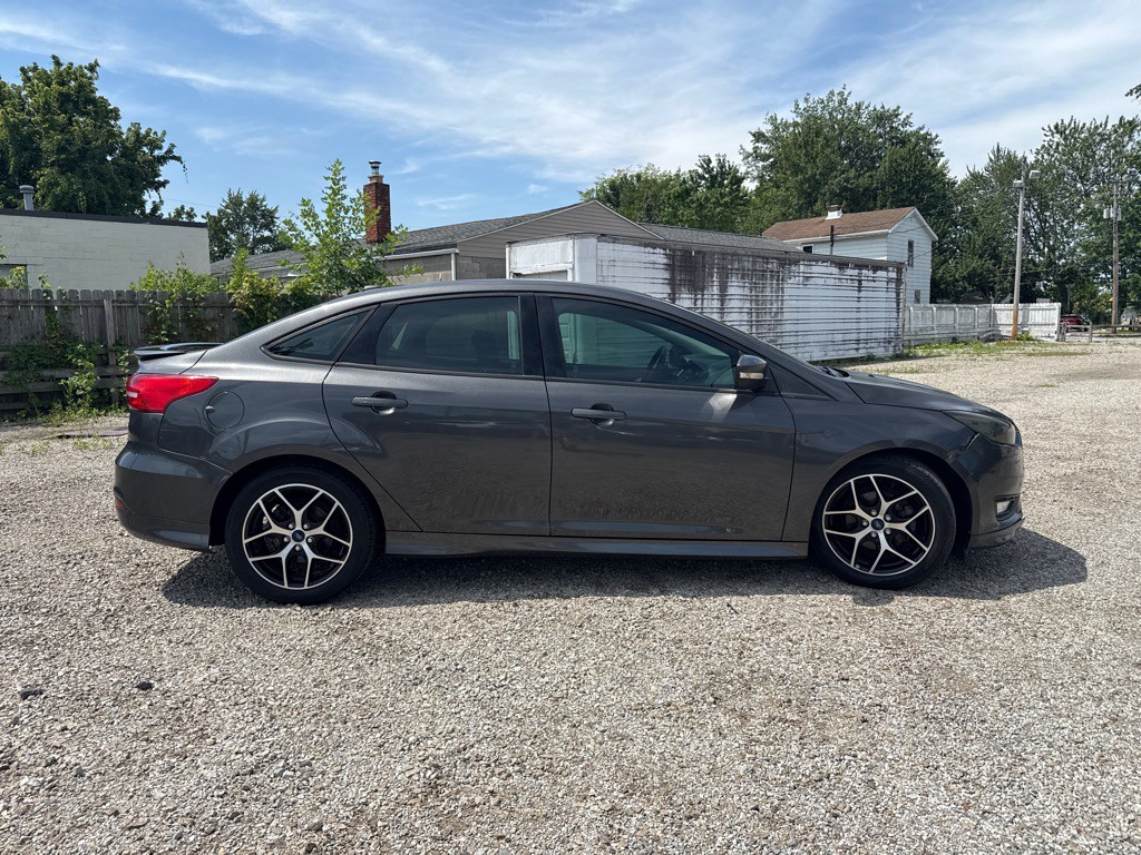 2015 Ford Focus Image 4