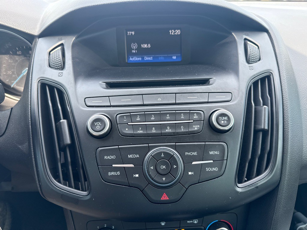 2015 Ford Focus Image 15