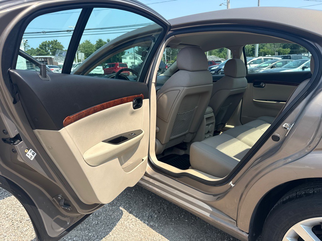 2007 Saturn Aura Image 12
