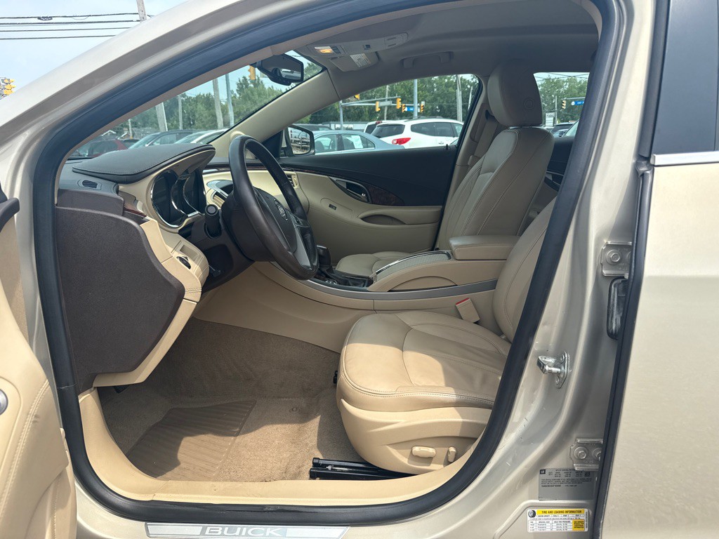 2012 Buick Lacrosse Image 10