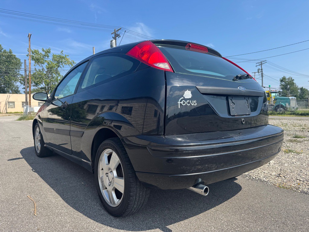 2004 Ford Focus Image 5