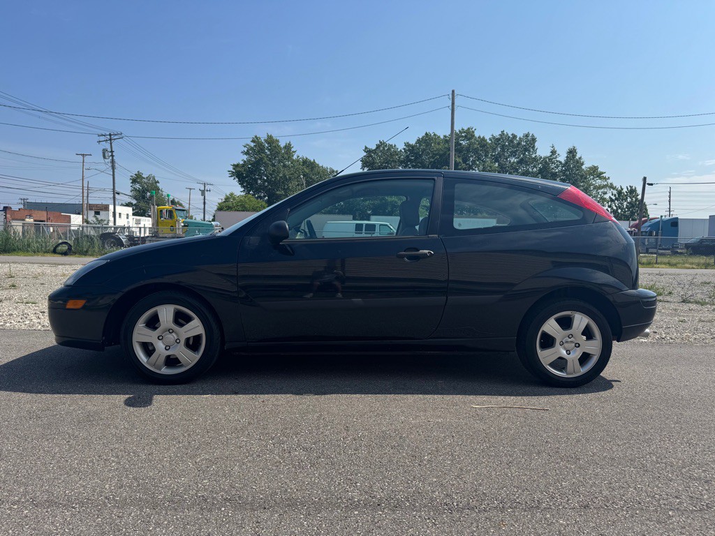2004 Ford Focus Image 6