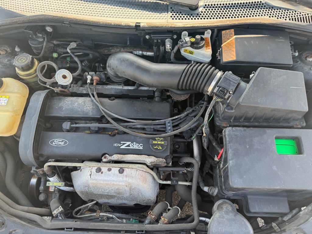 2004 Ford Focus Image 15