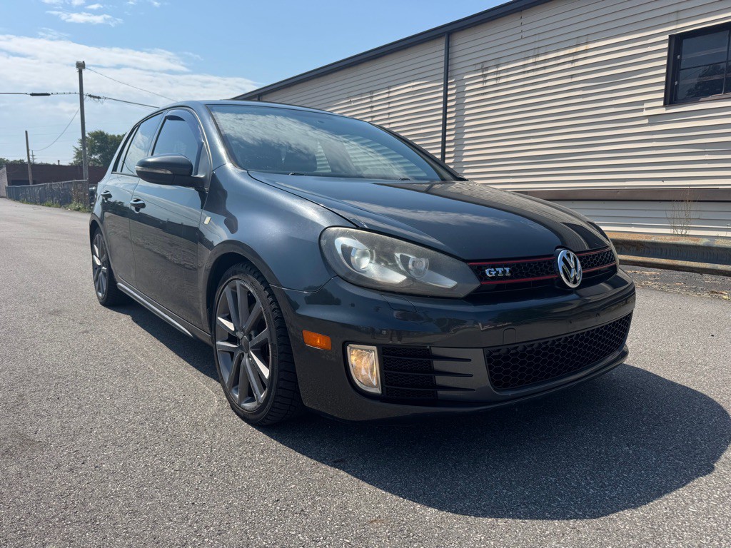2011 Volkswagen GTI Image 1