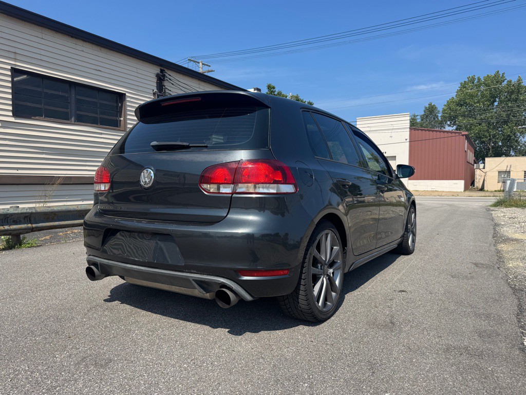 2011 Volkswagen GTI Image 3