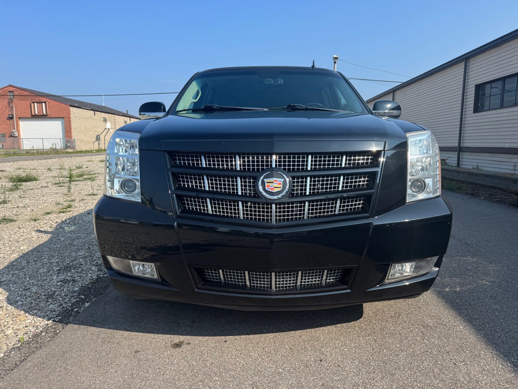 2013 Cadillac Escalade Image 8