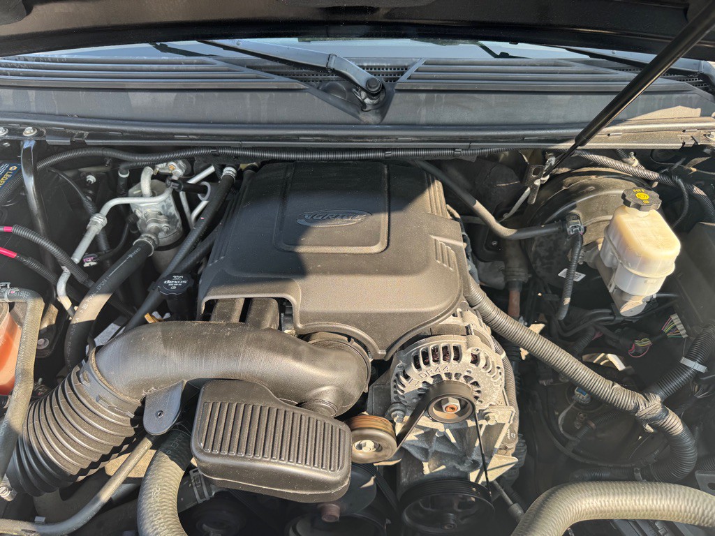 2013 Cadillac Escalade Image 17