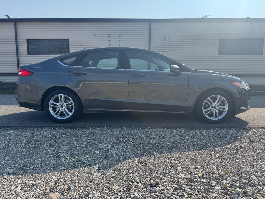 2018 Ford Fusion Image 2