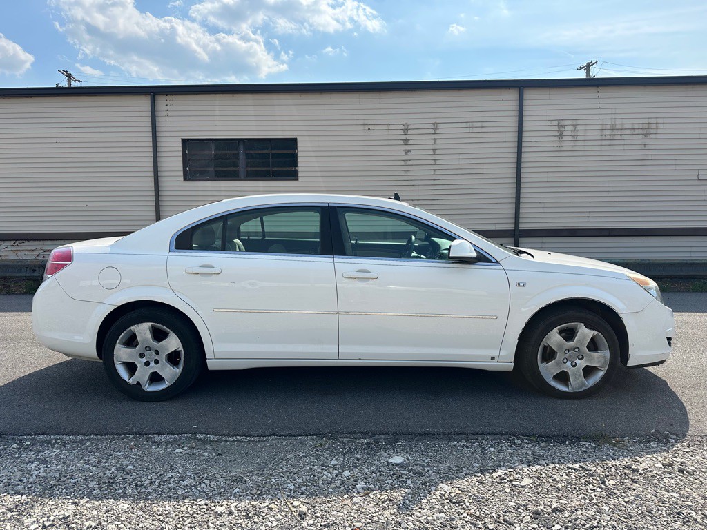2008 Saturn Aura Image 2