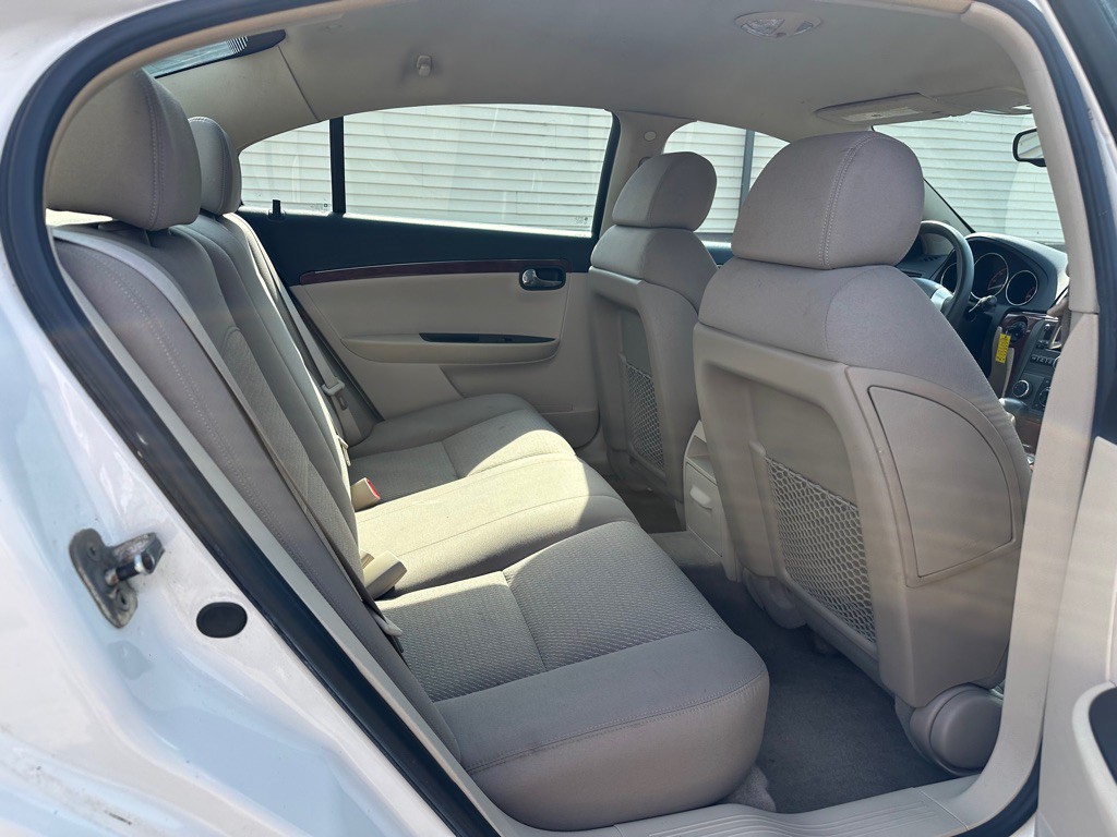2008 Saturn Aura Image 8