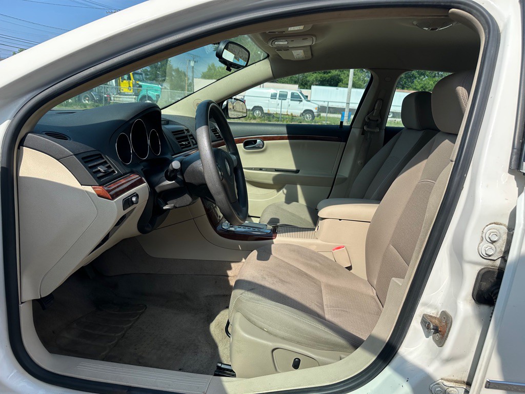 2008 Saturn Aura Image 9