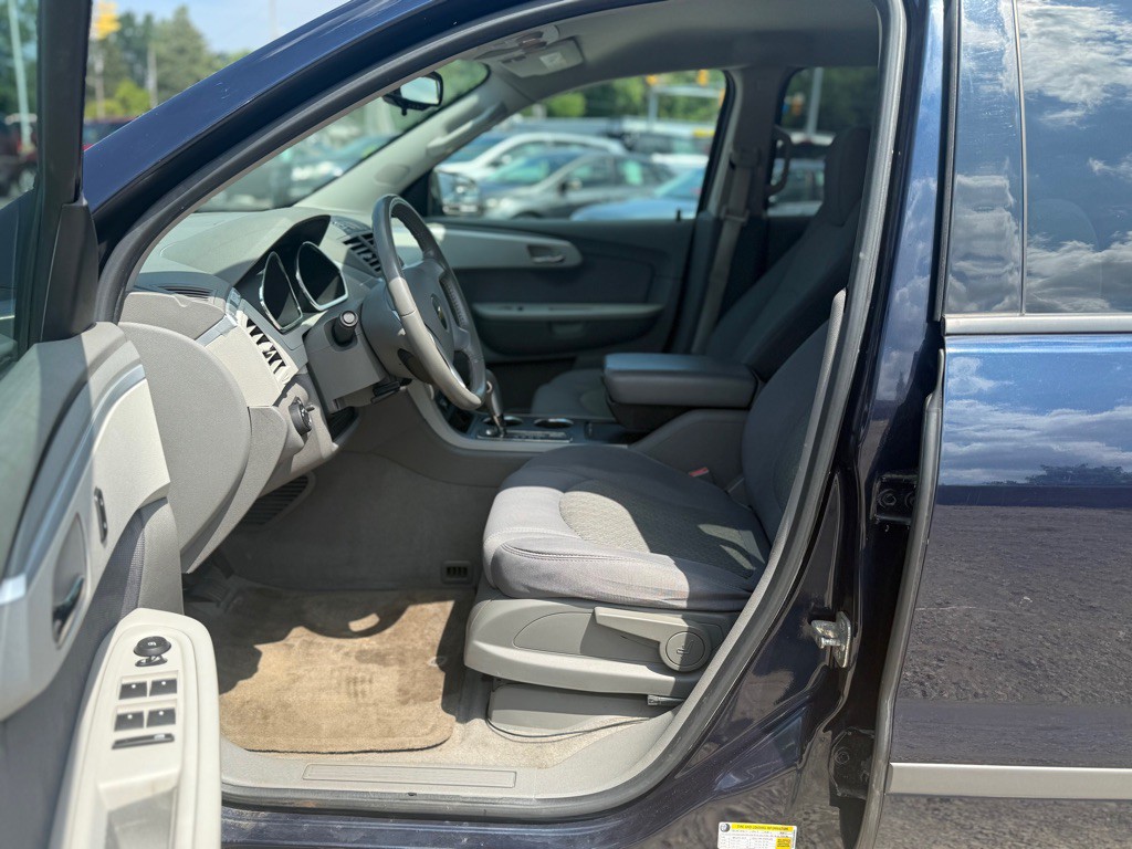 2011 Chevrolet Traverse Image 10