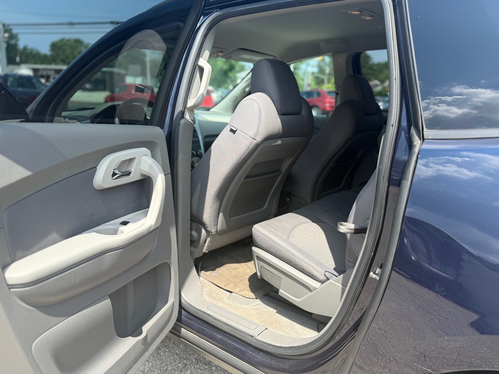 2011 Chevrolet Traverse Image 11