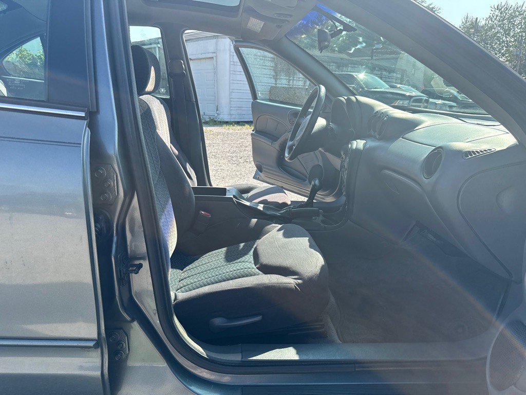 2003 Pontiac Grand Am Image 11