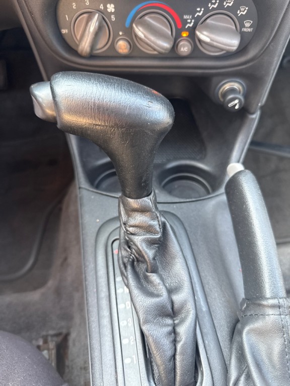 2003 Pontiac Grand Am Image 17