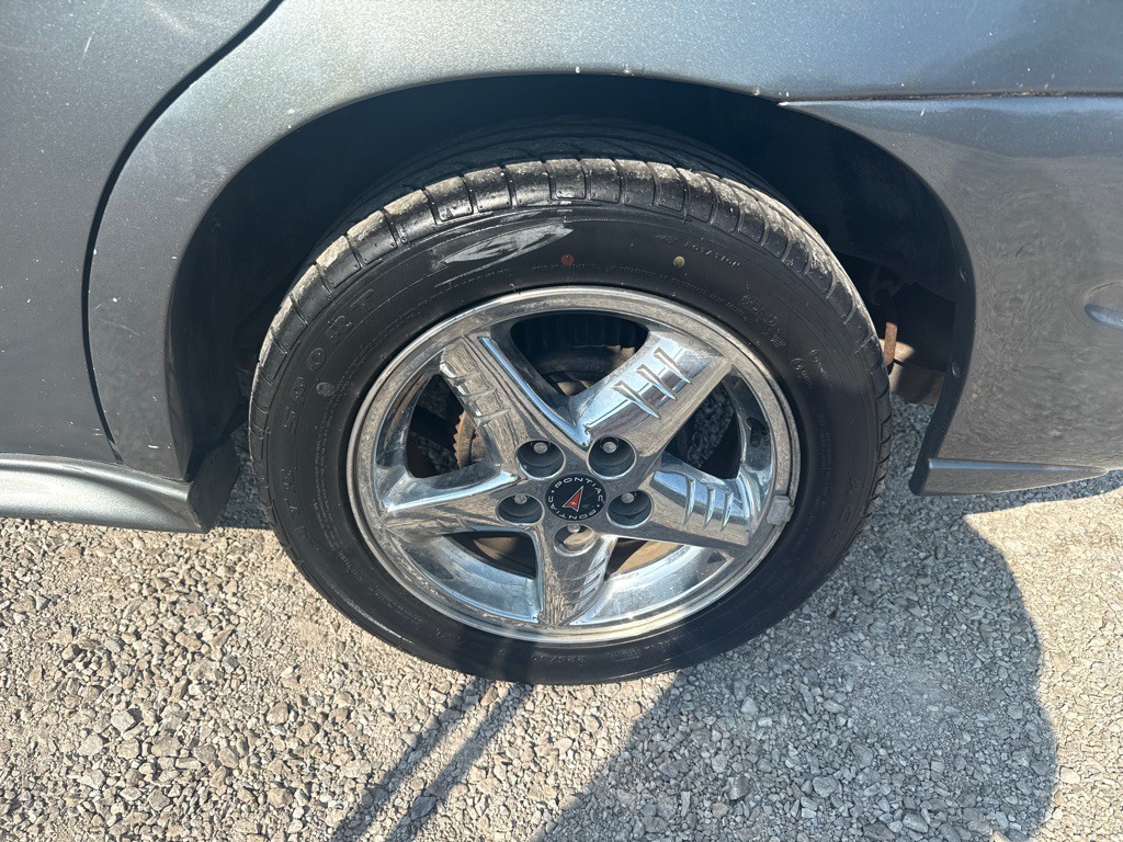 2003 Pontiac Grand Am Image 18