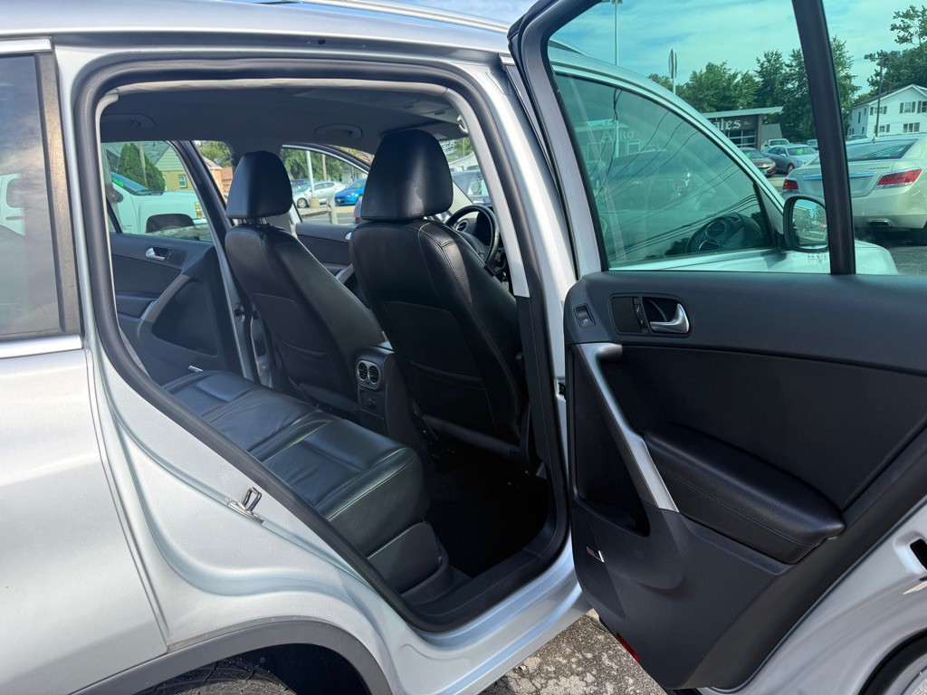 2009 Volkswagen Tiguan Image 14