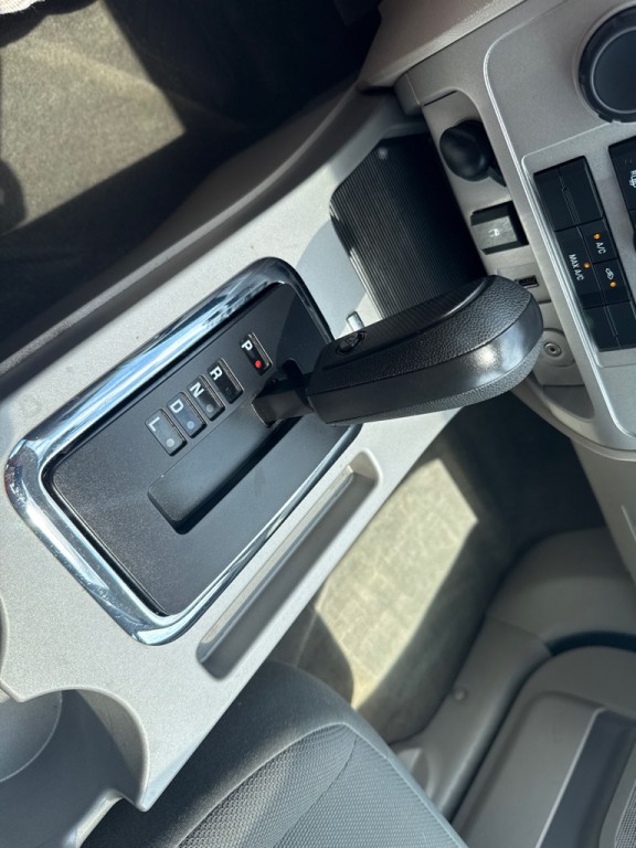 2009 Ford Escape Image 17