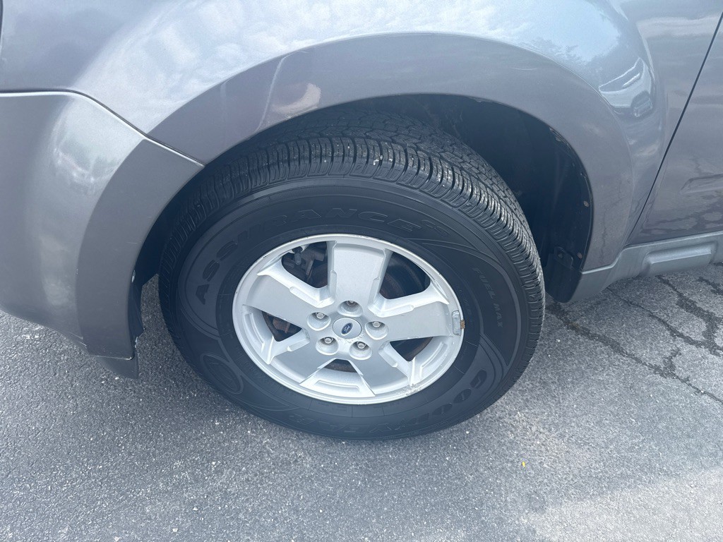 2009 Ford Escape Image 18