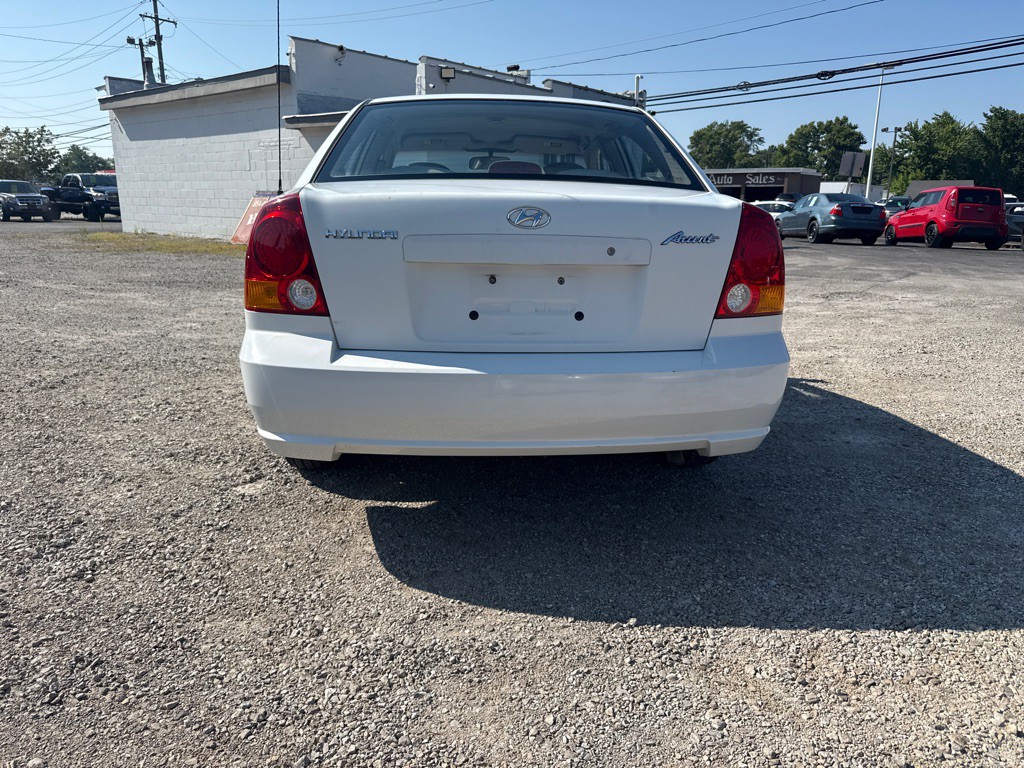 2004 Hyundai Accent Image 7