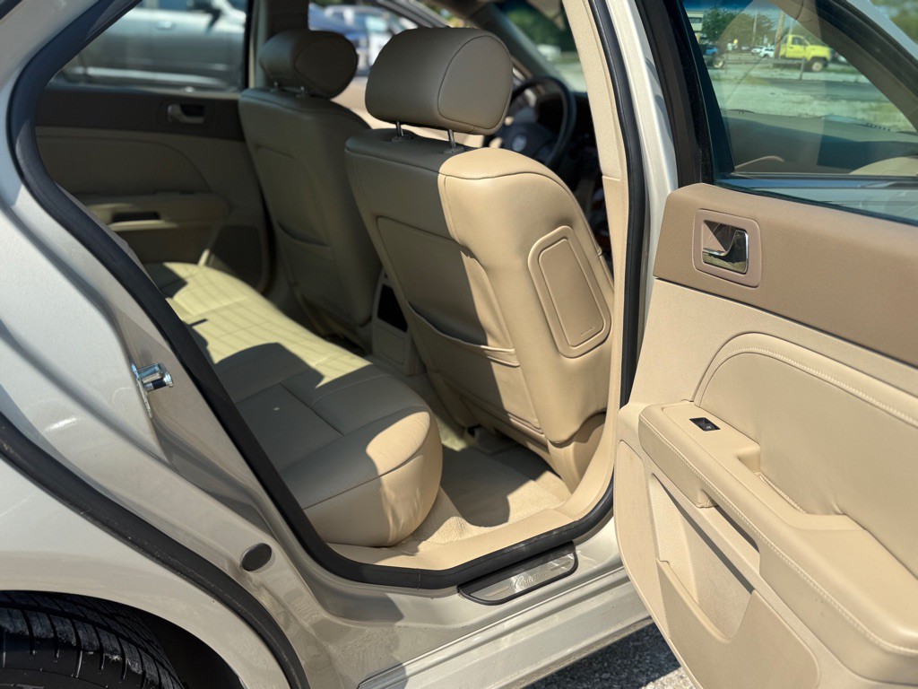 2007 Cadillac STS Image 12