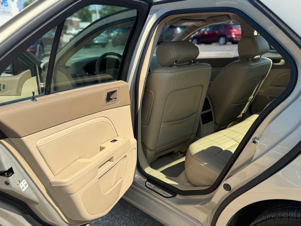 2007 Cadillac STS Image 13