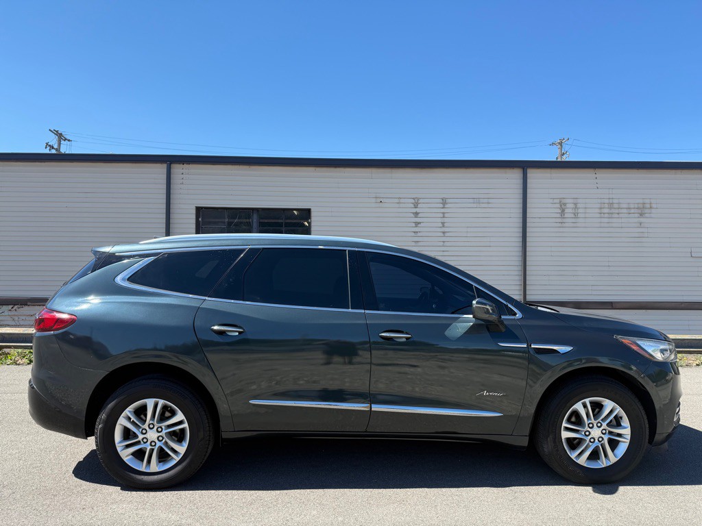 2018 Buick Enclave Image 2