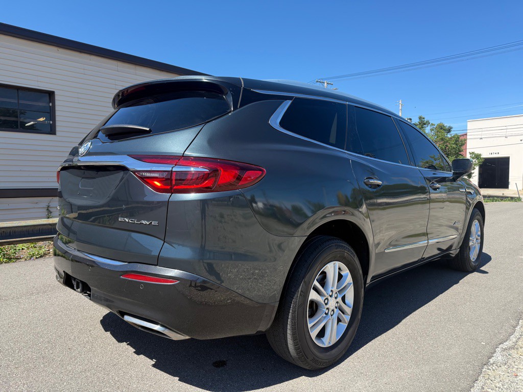 2018 Buick Enclave Image 3