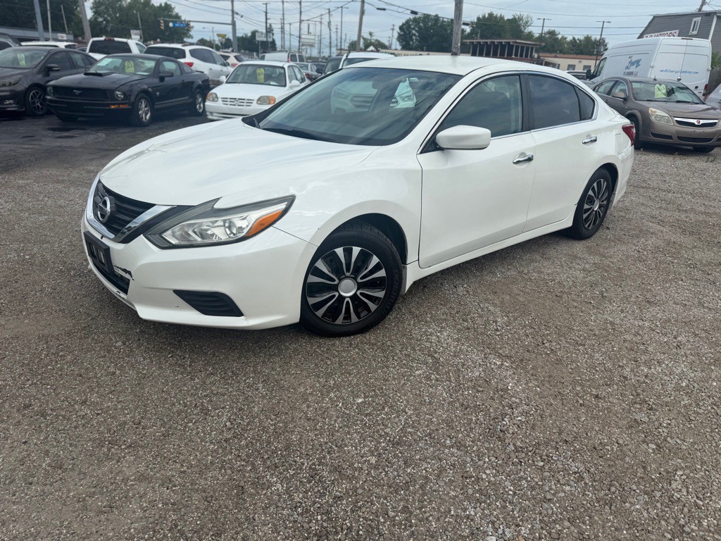 2016 Nissan Altima Image 1