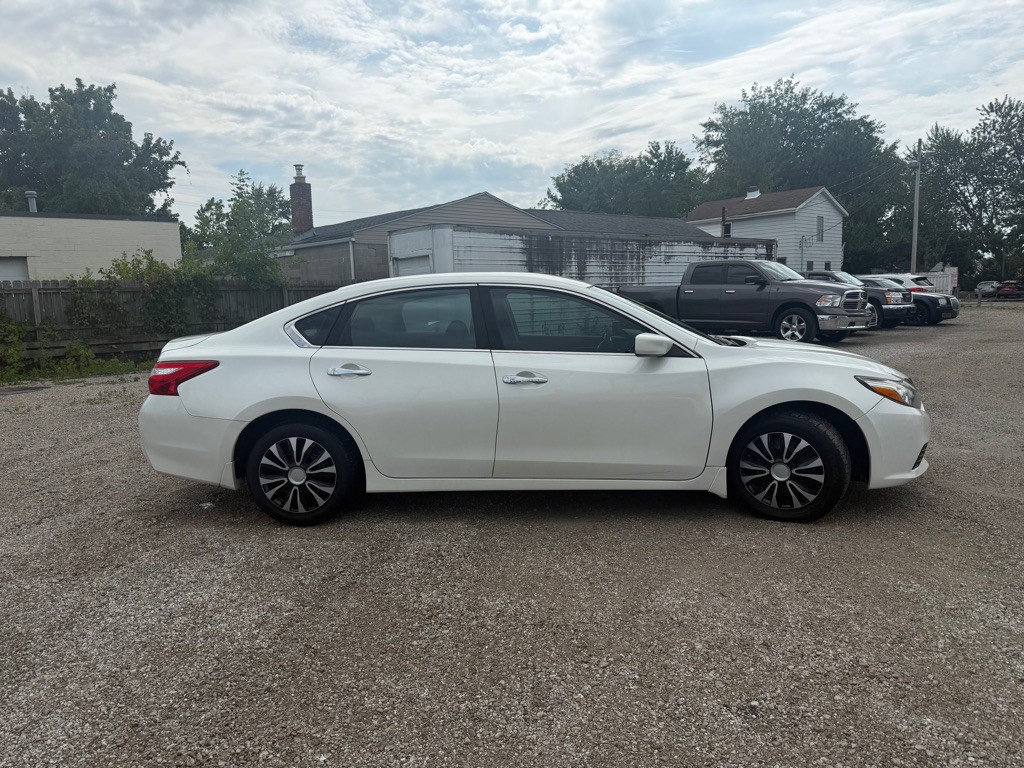 2016 Nissan Altima Image 4