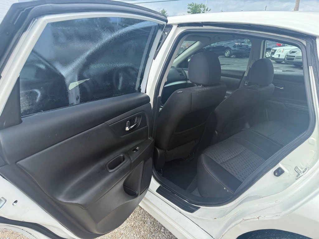 2016 Nissan Altima Image 12