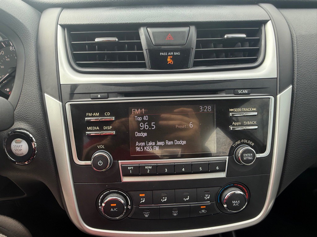 2016 Nissan Altima Image 17